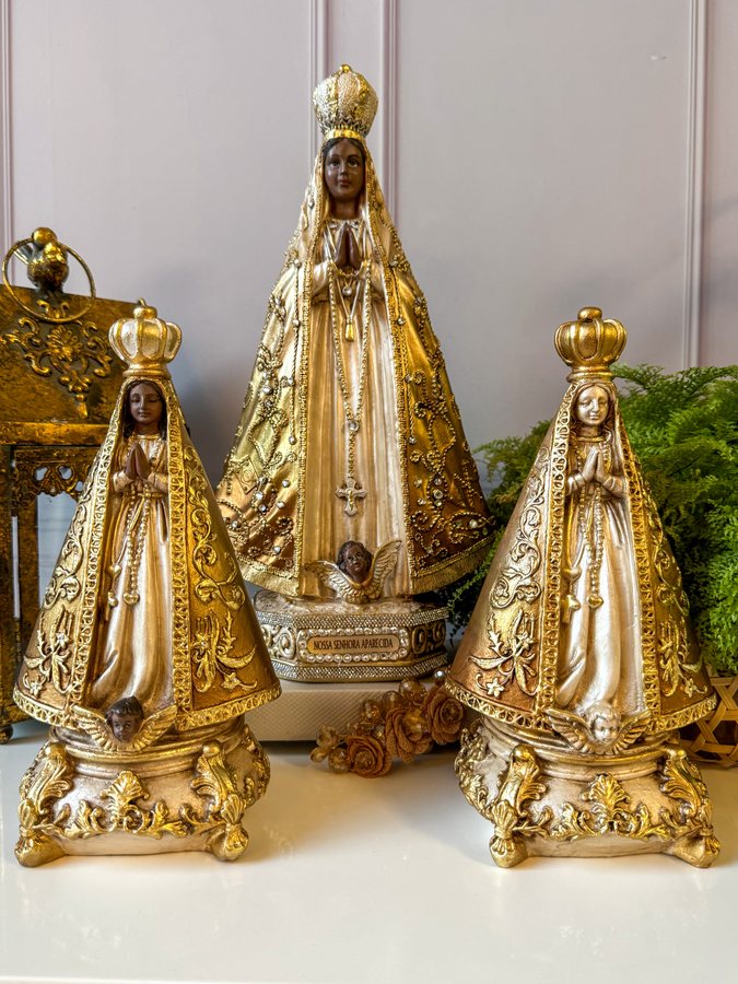 peça de arte sacra pintada à mão
